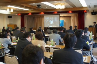 (2面)評議員会の様子