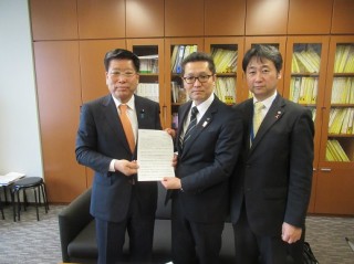 衛藤晟一先生 (1)